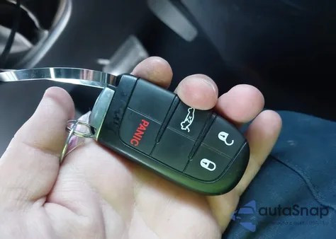 2019 Dodge Challenger Sxt z USA, uszkodzony, nr VIN 2C3CDZAG5KH617611